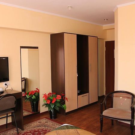 Kausar Hotel อัลมาตี ภายนอก รูปภาพ